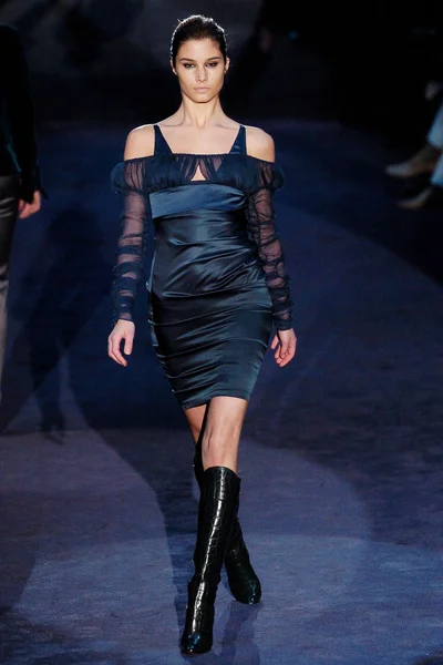 Look 25